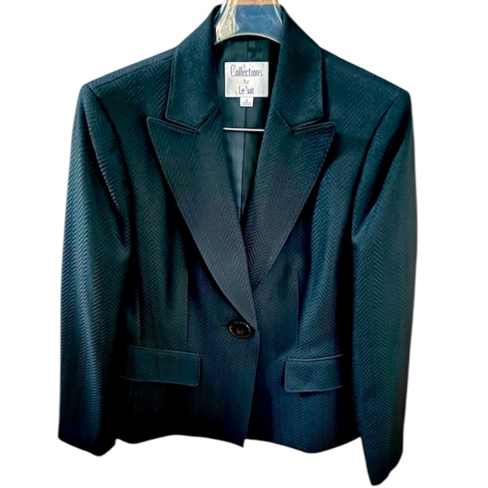 Dark Black One Button Two Pockets Fully Lined Textured Blazer by Le Suit. Size=6